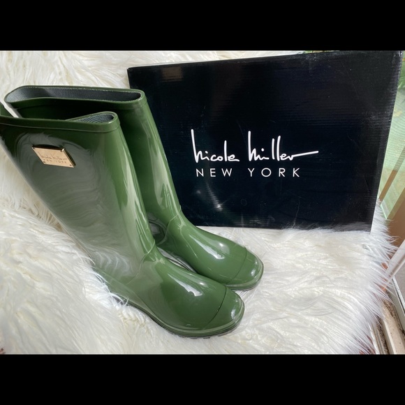 NIB Nicole Miller Rainy Day Rain Boot Hunter Green - Picture 1 of 8